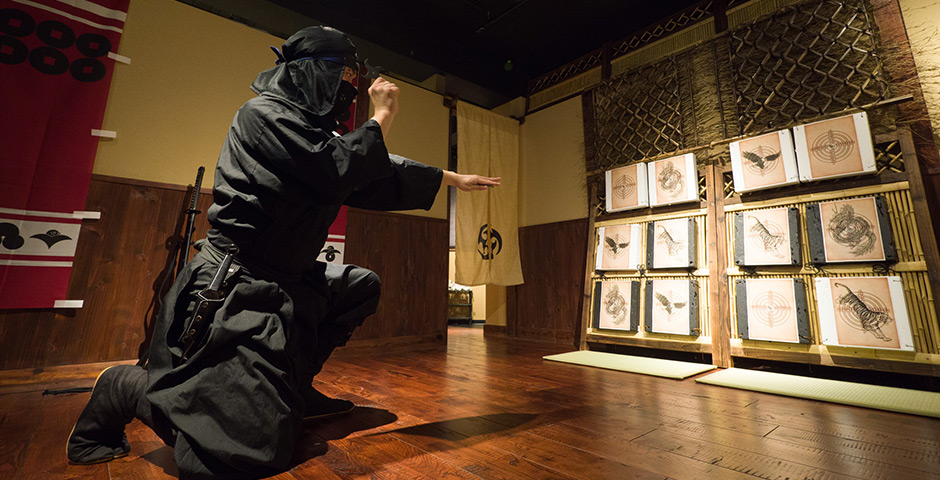 手裏剣道場 新宿忍者からくり屋敷 NINJA TRICK HOUSE